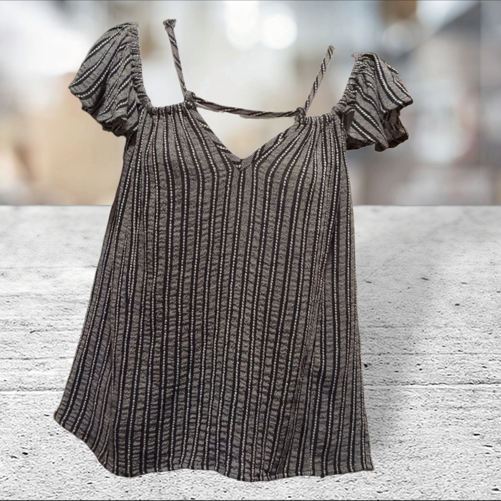 Saltwater luxe wear On or off the shoulder short top sexe S